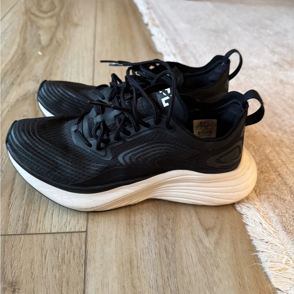 APL Women’s Sneaker - Picture 4 of 6